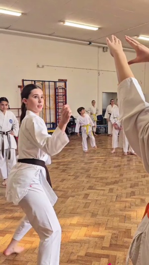 国外小姐姐学习#国外小姐姐 #跆拳道