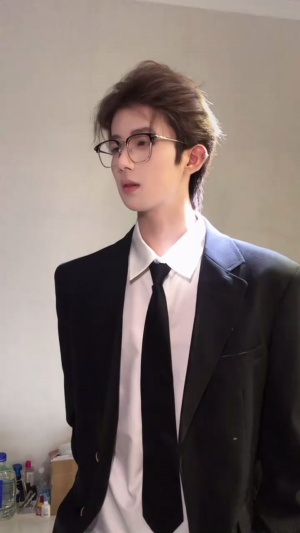 今日🤳我感觉我是大明星了#田上官林 #Fire #大明星 #粉丝一千万