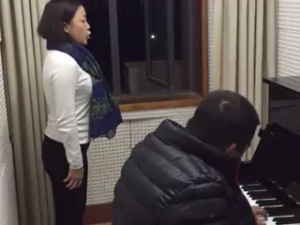 唱两句他就受不了一点#高歌一曲
