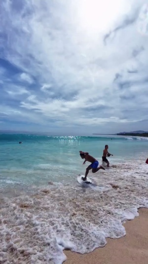 你想这样冲浪🏄🏻‍♂️一次吗？#冲浪🏄🏻